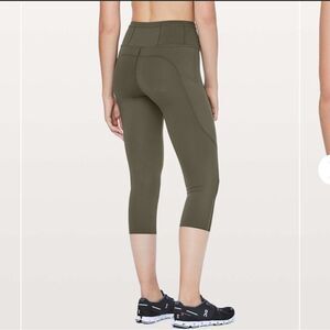 Lululemon Fast & Free Crop II *Nulux 19"
Dark Olive